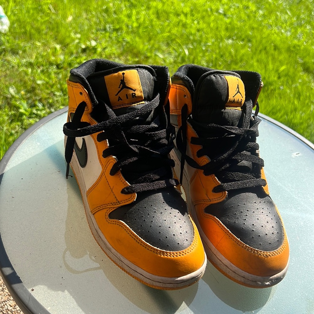 Jordan’s sneakers boys -size 7year